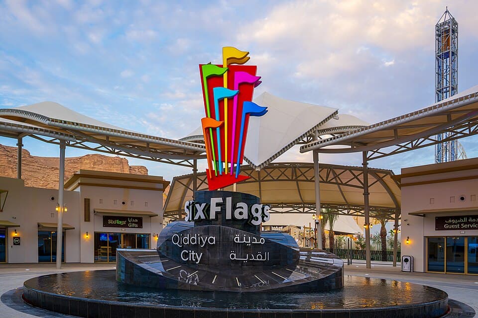 Qiddiya: 2-Night 4-Star + Six Flags, Aquarabia & Transfer