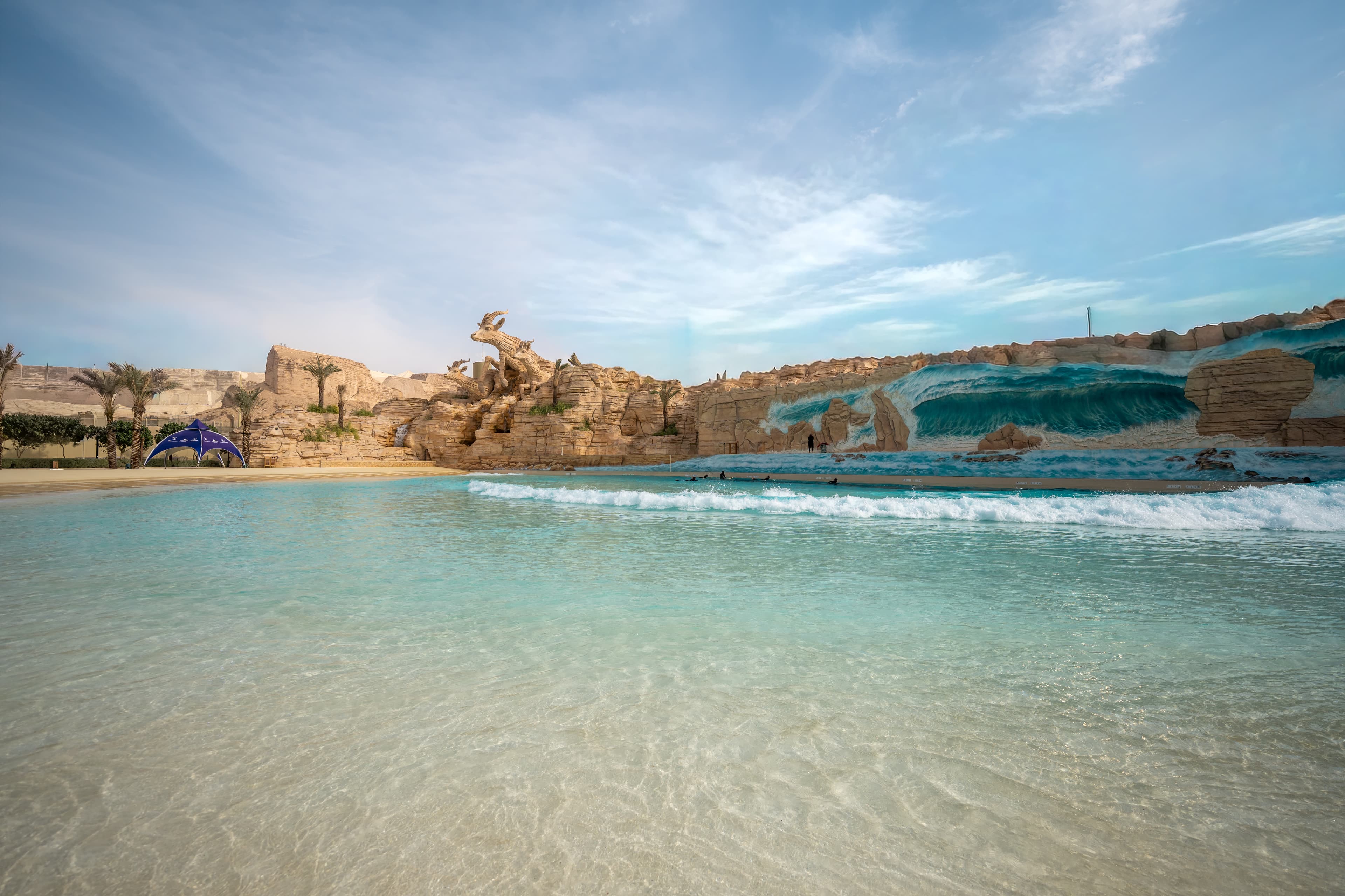 Qiddiya: 2-Night 4-Star + Six Flags, Aquarabia & Transfer