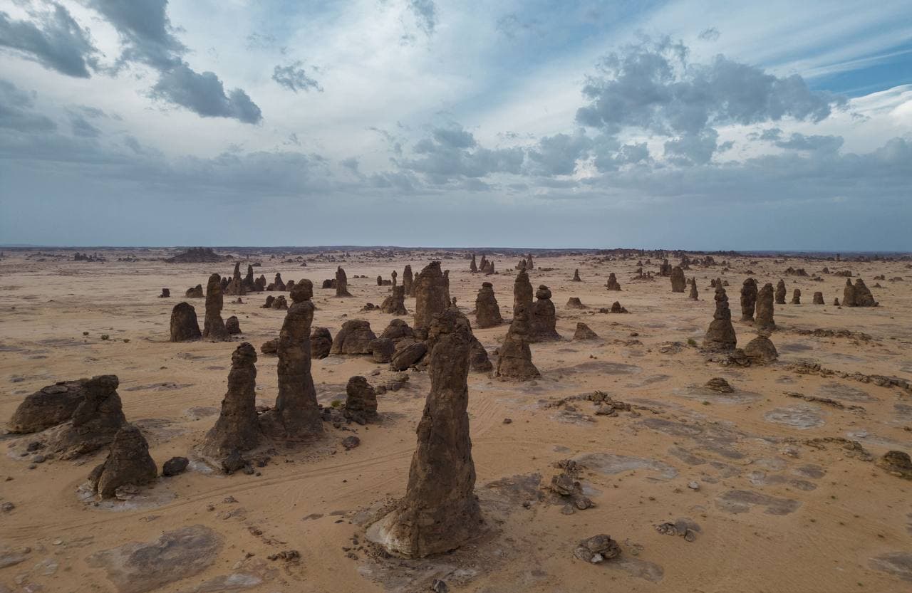 AlUla: Jabal Al-Qaws and the Al-Gharamil Mountains – Discover the natural wonders of AlUla