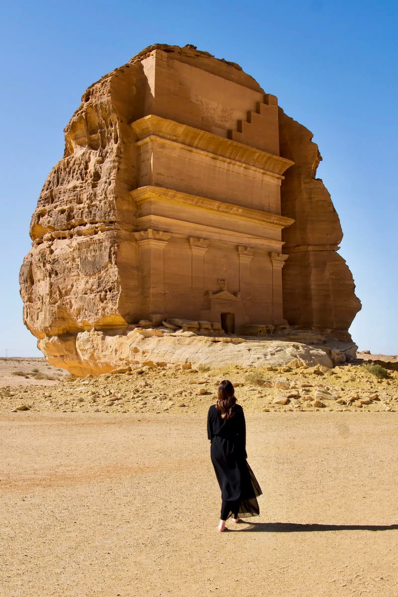 Al-Ula: Shuttle Bus Tour in Hegra, the iconic tour for groups
